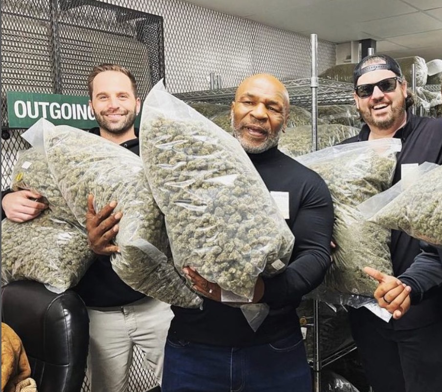 Snoop Dogg and Mike Tyson stand up for Amsterdam coffee shops